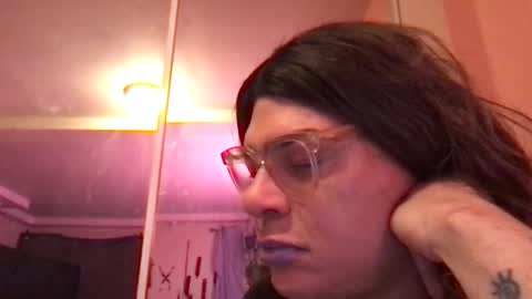 Glow Goddess online show from September 25, 8:21 am