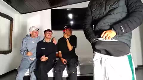 THOMAS AND DAMIAND online show from September 24, 6:14 pm