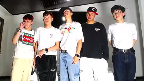 THOMAS AND DAMIAND online show from September 25, 6:15 pm