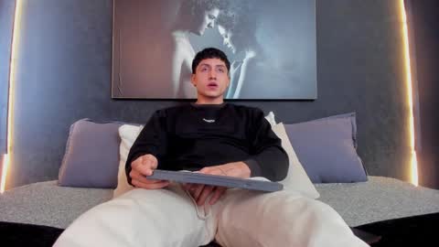 Snapshot of god_of_olympus1 chatting on December 12, 5:15 pm steven online show from December 12, 5:15 pm
