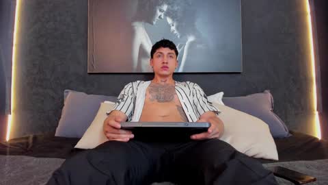 Snapshot of god_of_olympus1 chatting on December 15, 6:15 pm steven online show from December 15, 6:15 pm