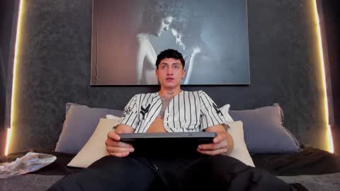 Snapshot of god_of_olympus1 chatting on December 15, 9:20 pm steven online show from December 15, 9:20 pm