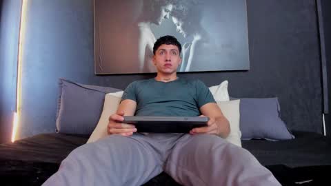 Snapshot of god_of_olympus1 chatting on December 4, 12:30 pm steven online show from December 4, 12:30 pm