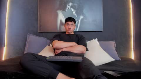 Snapshot of god_of_olympus1 chatting on December 7, 5:04 pm steven online show from December 7, 5:04 pm