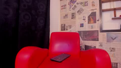 Snapshot of god_of_olympus1 chatting on October 12, 10:19 am steven online show from October 12, 10:19 am