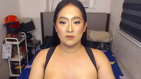 GodDamnGorgeous online show from December 6, 5:14 am