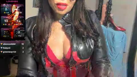 Snapshot of goddess_kimberley chatting on December 22, 11:09 pm Goddess Kimberley online show from December 22, 11:09 pm