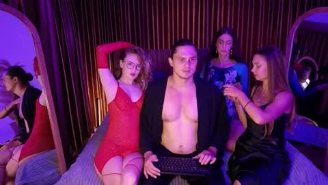   330 UTC2 girls   online show from February 15, 7:51 am