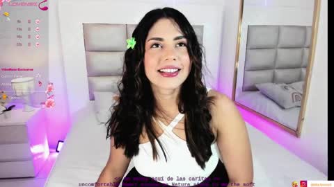 Mia online show from April 15, 11:38 pm