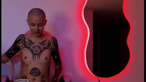 vee online show from October 18, 10:25 pm