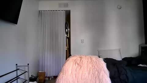 Goddess Daisy Sky online show from April 11, 7:40 pm