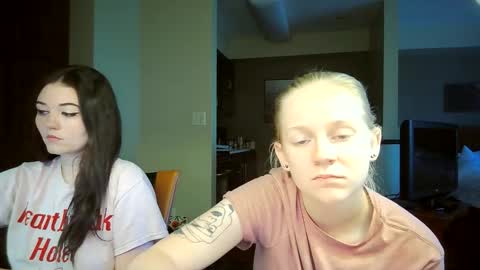 Snapshot of goddessfeyaa chatting on September 19, 4:54 pm feyaa22 online show from September 19, 4:54 pm