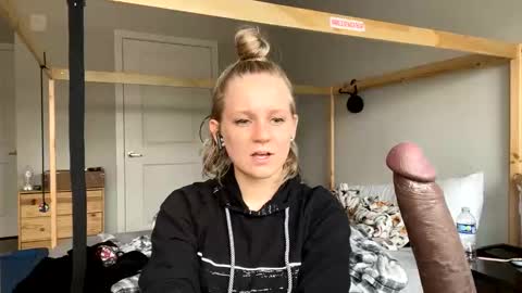 Snapshot of goddessfeyaa chatting on February 1, 4:44 pm feyaa22 online show from February 1, 4:44 pm