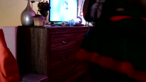 Snapshot of goddessmonni chatting on December 25, 7:35 am MonniDoll online show from December 25, 7:35 am