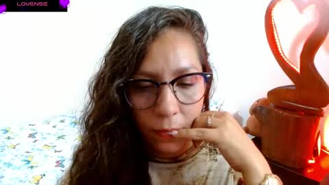 Snapshot of goddessnahi chatting on December 27, 6:57 am Naih Reyes online show from December 27, 6:57 am