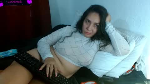 Snapshot of goddessnahi chatting on March 12, 4:08 am Naih Reyes online show from March 12, 4:08 am