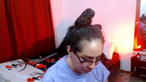 Snapshot of goddessnahi chatting on February 19, 5:05 am Naih Reyes online show from February 19, 5:05 am