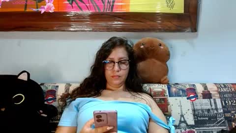 Snapshot of goddessnahi chatting on September 18, 6:17 am Naih Reyes online show from September 18, 6:17 am