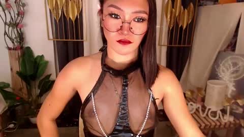Snapshot of goddessquinnie chatting on February 1, 4:24 am quinnie online show from February 1, 4:24 am