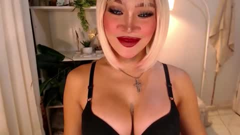 Snapshot of goddessquinnie chatting on September 20, 1:08 am quinnie online show from September 20, 1:08 am
