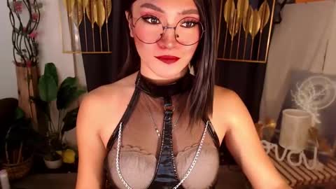 Snapshot of goddessquinnie chatting on January 30, 12:29 am quinnie online show from January 30, 12:29 am