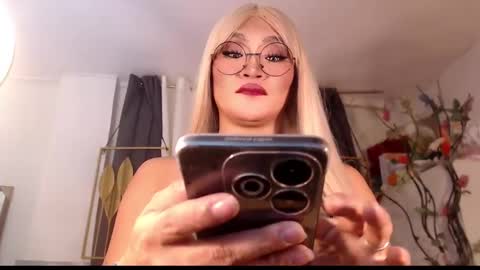Snapshot of goddessquinnie chatting on January 12, 5:13 am quinnie online show from January 12, 5:13 am