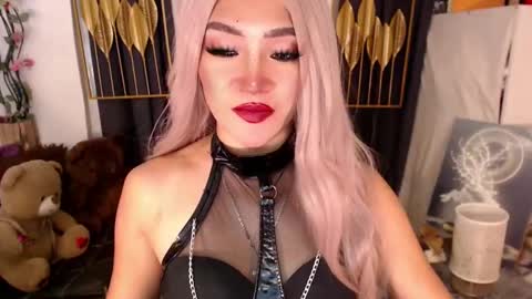 Snapshot of goddessquinnie chatting on March 7, 12:48 am quinnie online show from March 7, 12:48 am