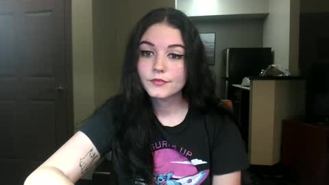 Snapshot of goddessshadowraven chatting on September 18, 4:49 am Goddess Raven online show from September 18, 4:49 am