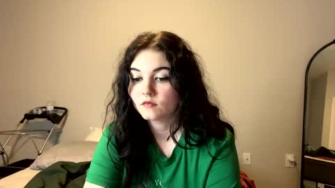 Snapshot of goddessshadowraven chatting on January 10, 2:04 am Goddess Raven online show from January 10, 2:04 am