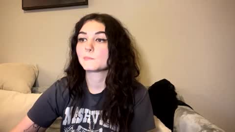 Snapshot of goddessshadowraven chatting on February 25, 12:58 am Goddess Raven online show from February 25, 12:58 am