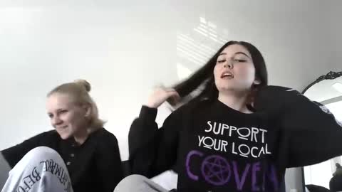 Snapshot of goddessshadowraven chatting on January 5, 4:48 pm Goddess Raven online show from January 5, 4:48 pm