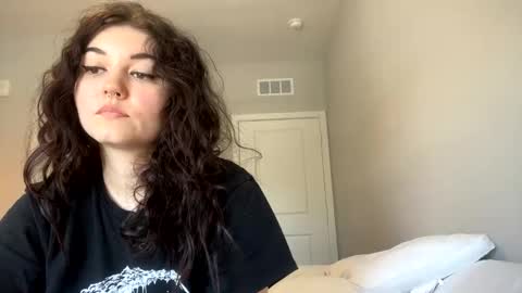 Snapshot of goddessshadowraven chatting on March 12, 3:18 pm Goddess Raven online show from March 12, 3:18 pm