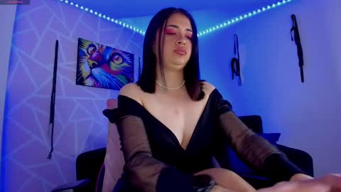 Snapshot of goddessvenom chatting on February 19, 8:20 pm goddessvenom online show from February 19, 8:20 pm