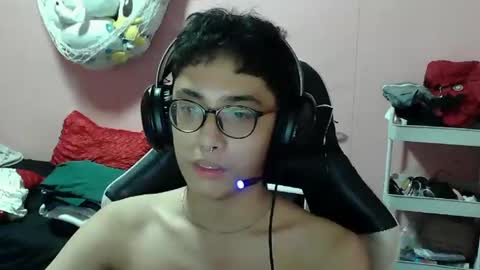 godhyun online show from March 11, 11:55 am