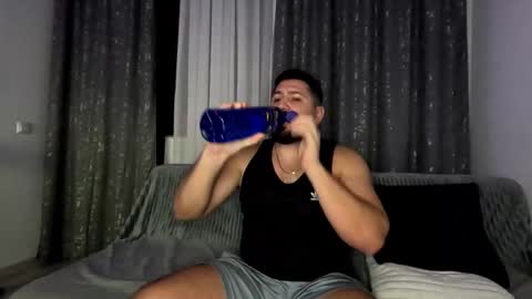 gold_alpha_boy online show from October 29, 8:20 pm