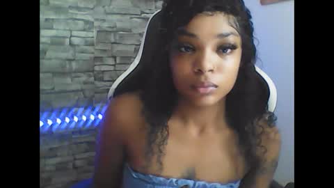 Snapshot of goldamethyst98 chatting on September 18, 6:23 pm Amethyst online show from September 18, 6:23 pm