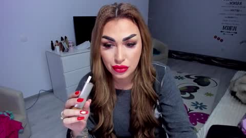 Nicole.. online show from January 17, 5:32 am