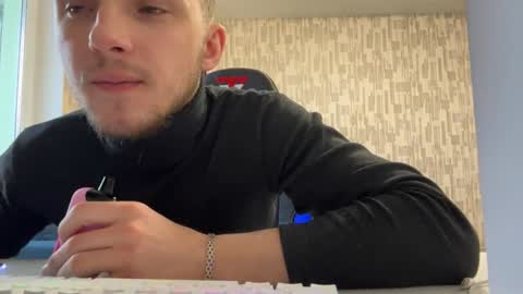 Golden boyyy21 online show from February 8, 11:01 am