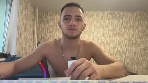 Golden boyyy21 online show from February 1, 7:47 am