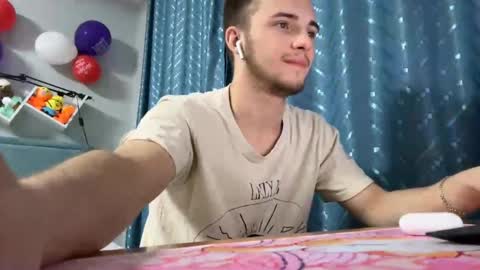 Golden boyyy21 online show from March 1, 1:32 am