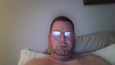 Snapshot of goldenbear3111 chatting on January 4, 1:53 pm goldenbear3111 online show from January 4, 1:53 pm