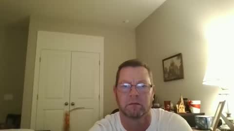 Snapshot of goldenbear3111 chatting on January 4, 2:14 am goldenbear3111 online show from January 4, 2:14 am