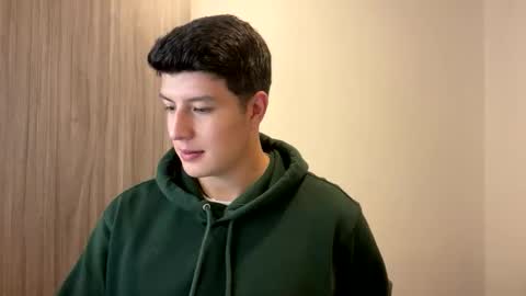 goldenknight33 online show from October 25, 5:24 pm