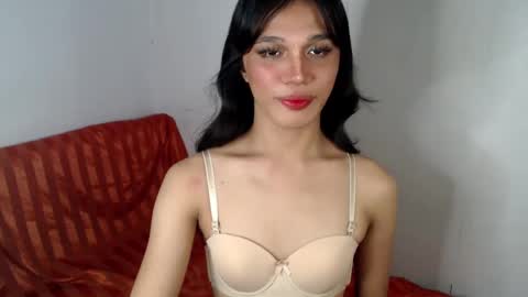 Lily is Gold online show from February 12, 2:56 am