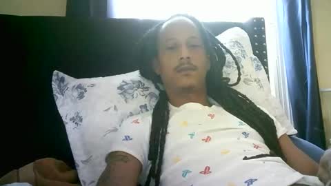 Snapshot of goldmil chatting on January 4, 2:25 pm tender bot online show from January 4, 2:25 pm