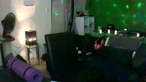 goldyguy011 online show from February 18, 6:04 pm