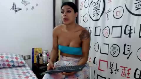 Snapshot of golositha26 chatting on February 12, 2:14 am Valentina online show from February 12, 2:14 am