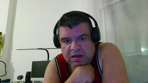 gomezgonz5 online show from September 17, 8:34 pm