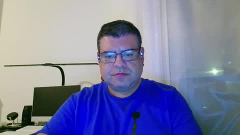 gomezgonz5 online show from September 18, 9:30 pm