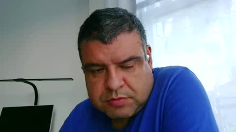 gomezgonz5 online show from September 12, 5:04 pm